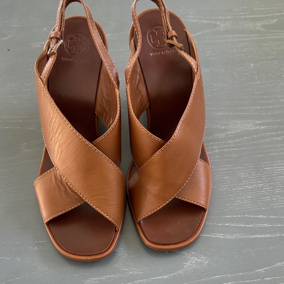 Tory Burch Tan Leather Sandals - Picture 3 of 8